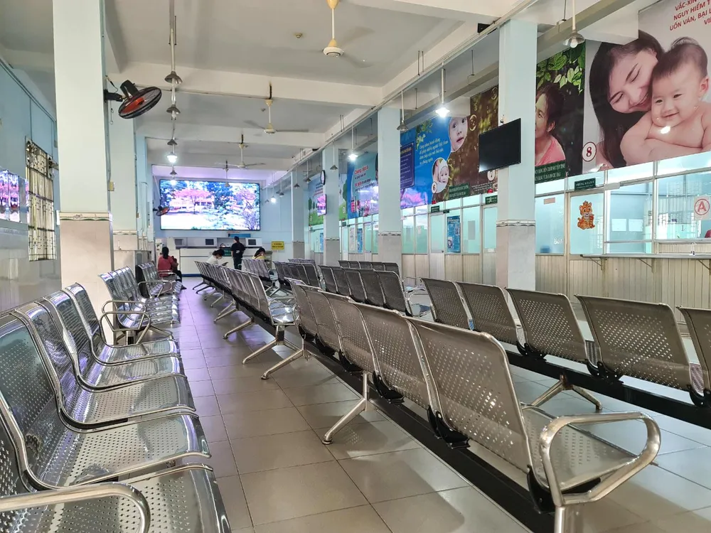 Viện Pasteur TPHCM thiếu vaccine, công tác tiêm chủng bị gián đoạn ảnh 1