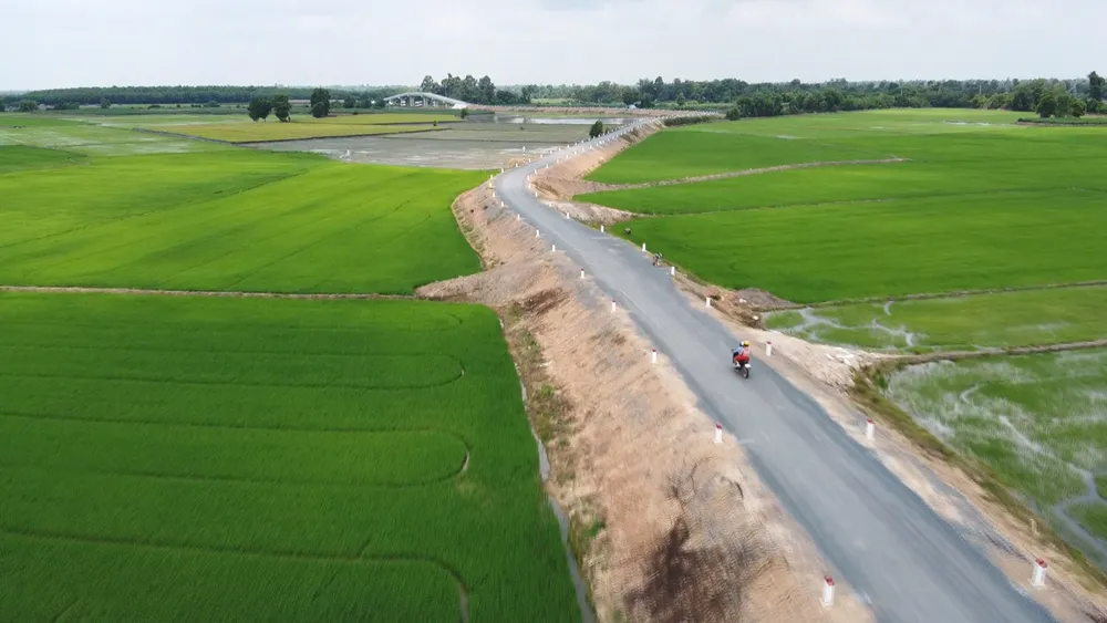 Sức sống mới trên đường tuần tra biên giới ảnh 1