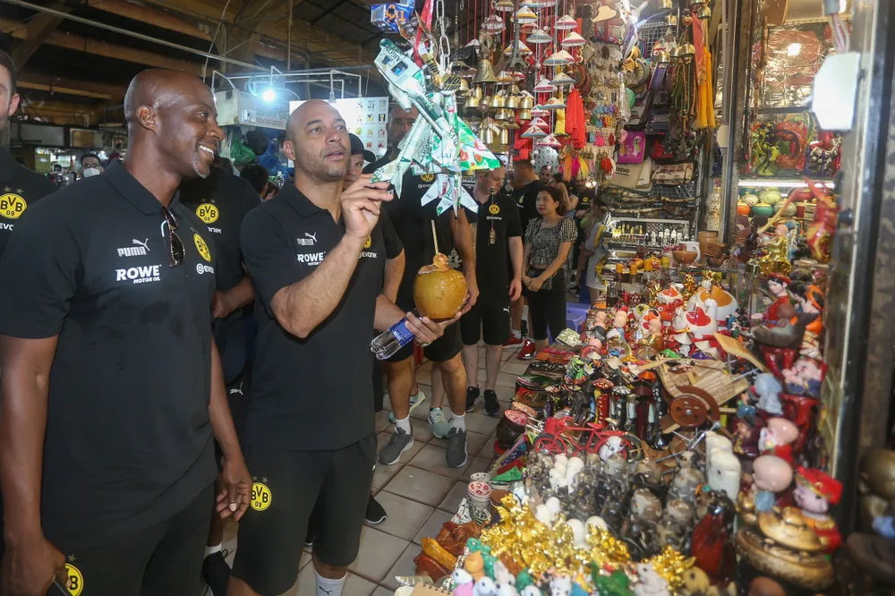 Khách quốc tế tấp nập đến Việt Nam  ảnh 2