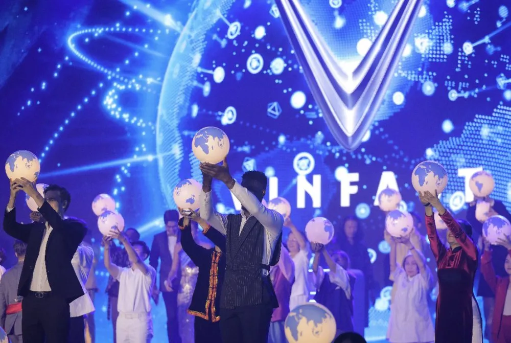 Cộng đồng VinFast TPHCM phấn khích trong lần đầu chiêm ngưỡng VF 9 ảnh 6