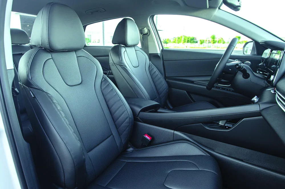 Hyundai Elantra thế hệ hoàn toàn mới chính thức ra mắt thị trường Việt Nam  ảnh 1