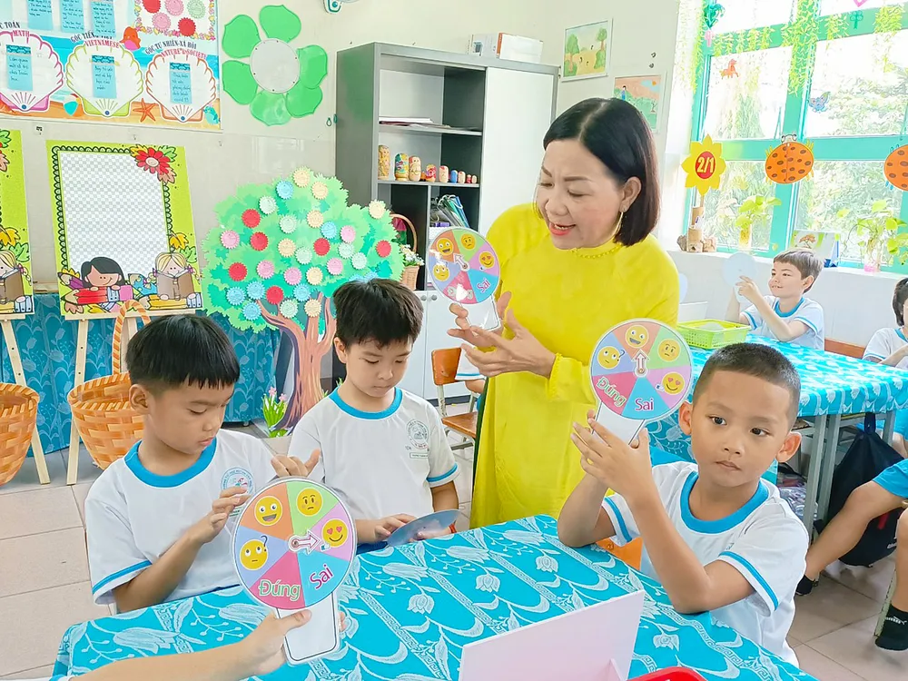 Ấm áp trái tim người thầy ảnh 1