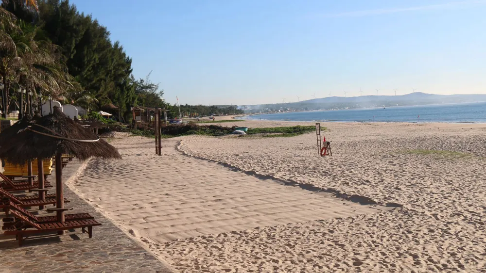 Thưa thớt du khách quốc tế ảnh 1