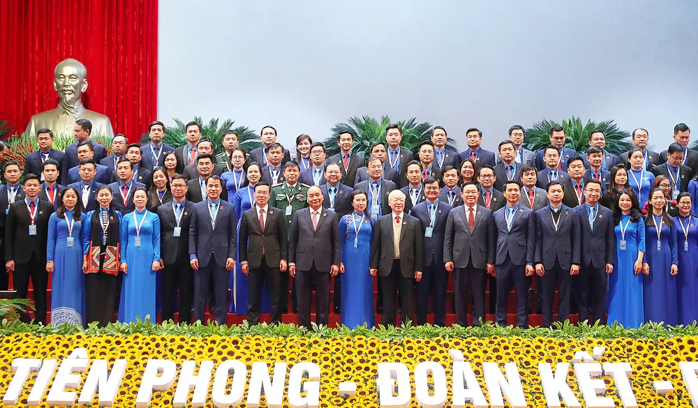 Tổng Bí thư Nguyễn Phú Trọng và các đồng chí lãnh đạo Đảng, Nhà nước  chụp ảnh chung với các đại biểu, sáng 15-12. Ảnh: QUANG PHÚC