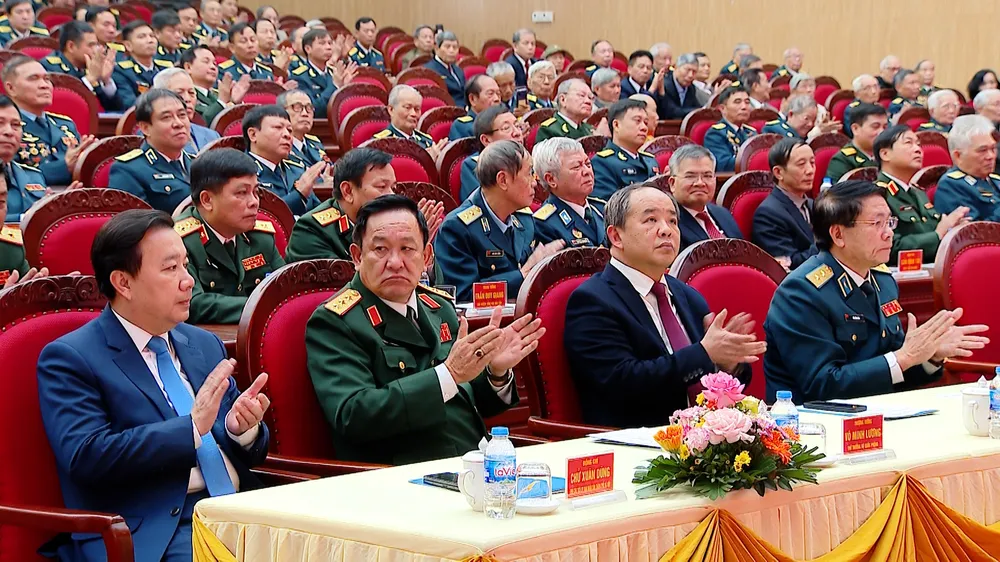 Các đại biểu dự buổi lễ