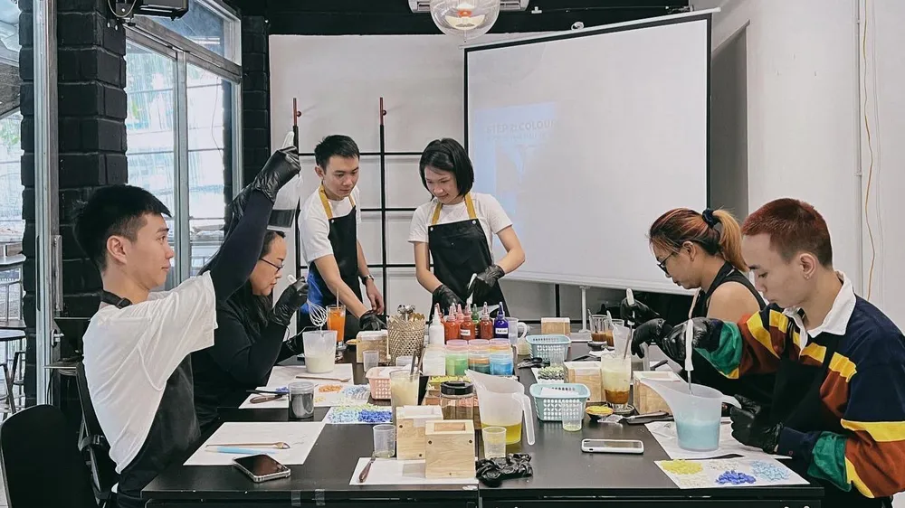 Những tương tác thực tế mang lại nhiều cảm xúc và giá trị cho người trẻ hơn là hào quang, thần tượng “ảo”