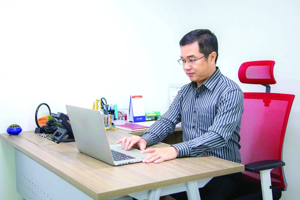 PGS-TS Nguyễn Thời Trung tìm cách thu hút nhà khoa học nước ngoài đến Việt Nam PGS-TS Nguyễn Thời Trung tìm cách thu hút nhà khoa học nước ngoài đến Việt Nam