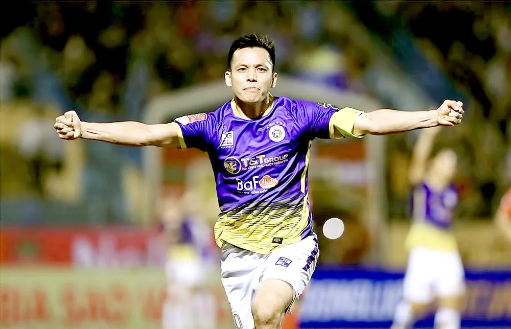 Cầu thủ Văn Quyết được xem là một trong những sự chuyển giao hoàn hảo của bóng đá Việt Nam. Ảnh: DŨNG PHƯƠNG Cầu thủ Văn Quyết được xem là một trong những sự chuyển giao hoàn hảo của bóng đá Việt Nam. Ảnh: DŨNG PHƯƠNG