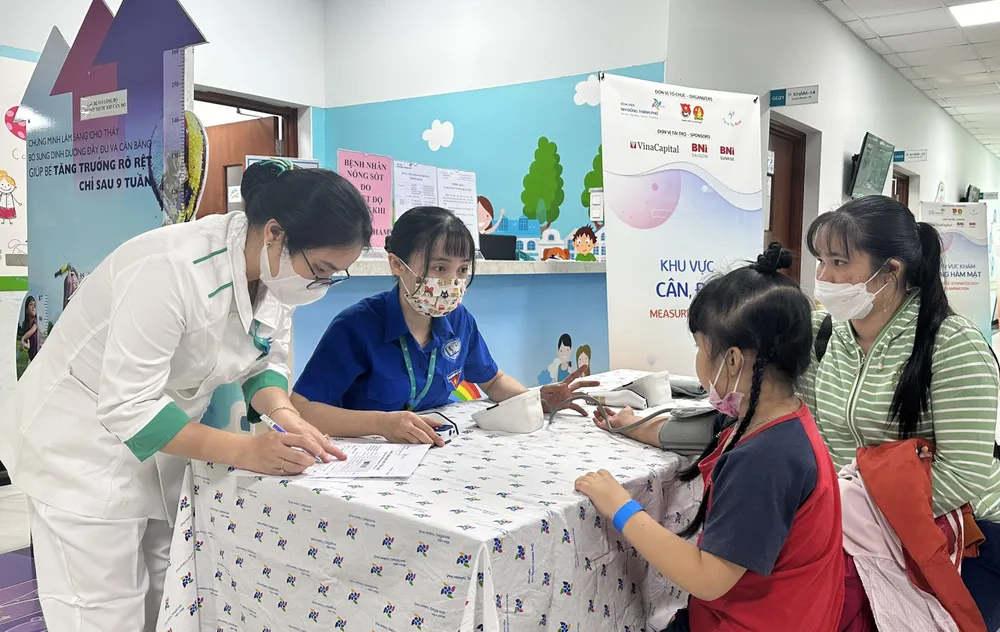 Kiểm tra sức khỏe tổng quát cho trẻ tại chương trình