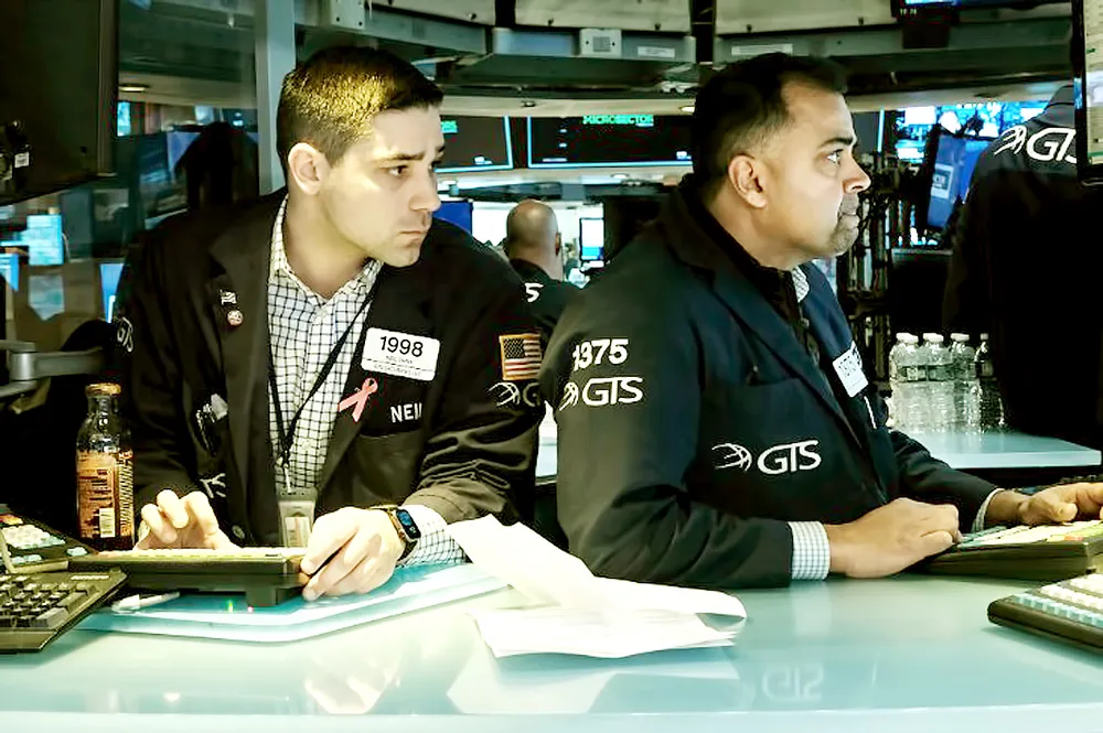 Giới đầu tư tài chính Mỹ lo lắng vì thông tin 2 ngân hàng phá sản