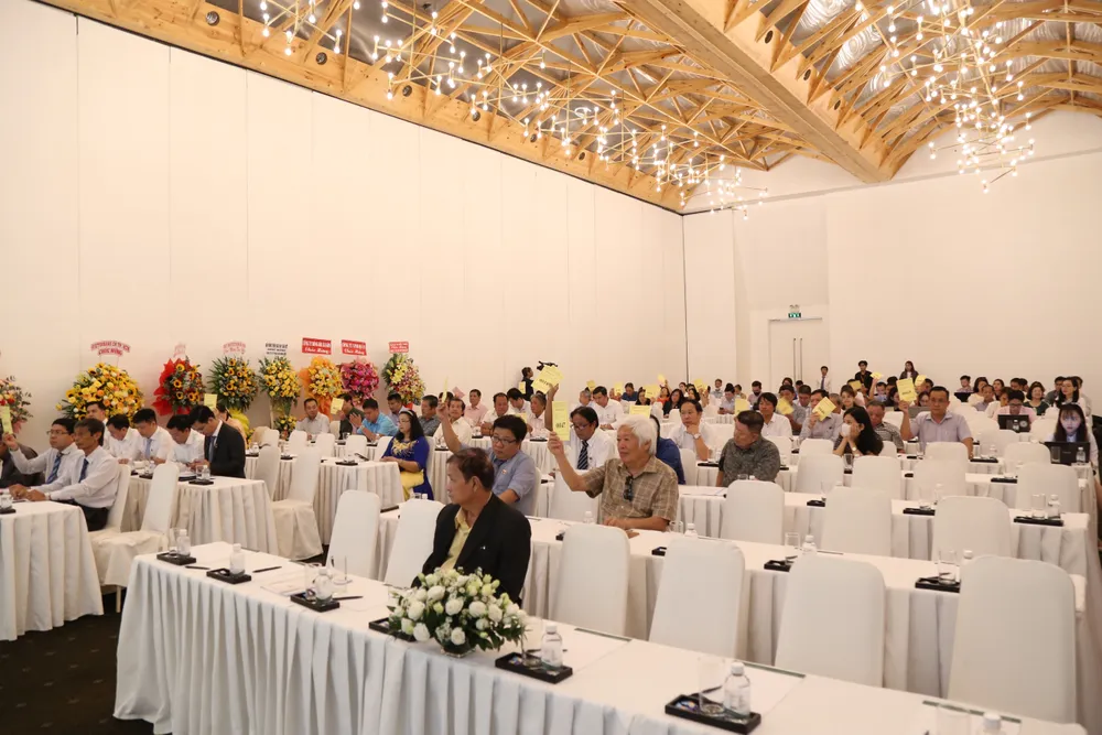 Các cổ đông biểu quyết thông qua kế hoạch hoạt động của Cty CPPB Bình Điền năm 2023