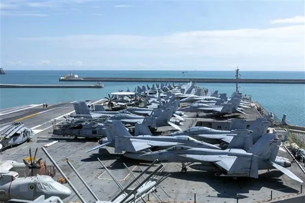 Tàu sân bay USS Ronald Reagan. Ảnh: TTXVN