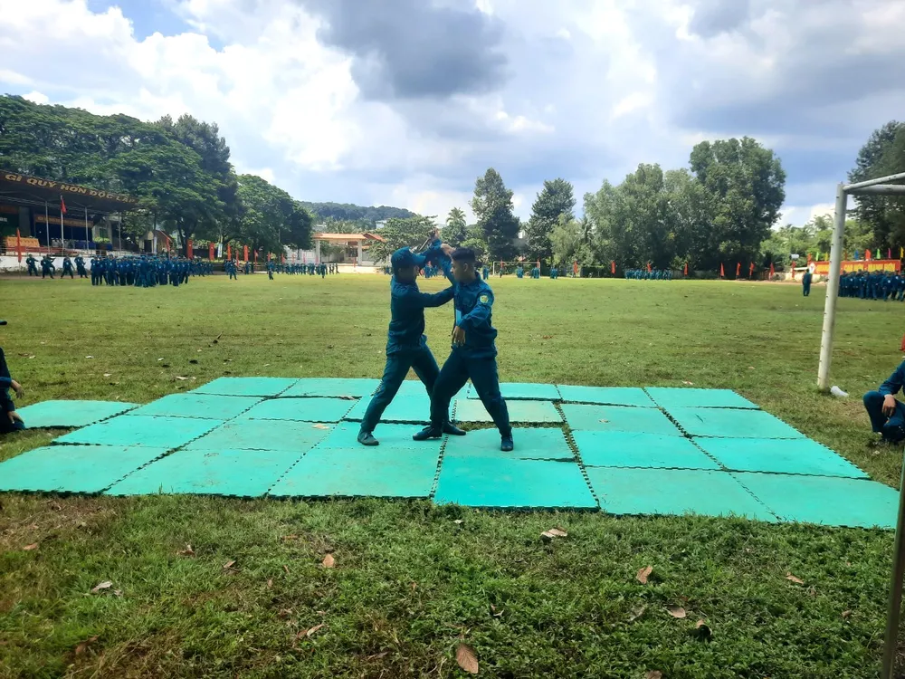 Tập võ tác chiến