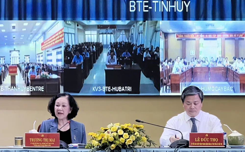 Đồng chí Trương Thị Mai làm việc tại Bến Tre