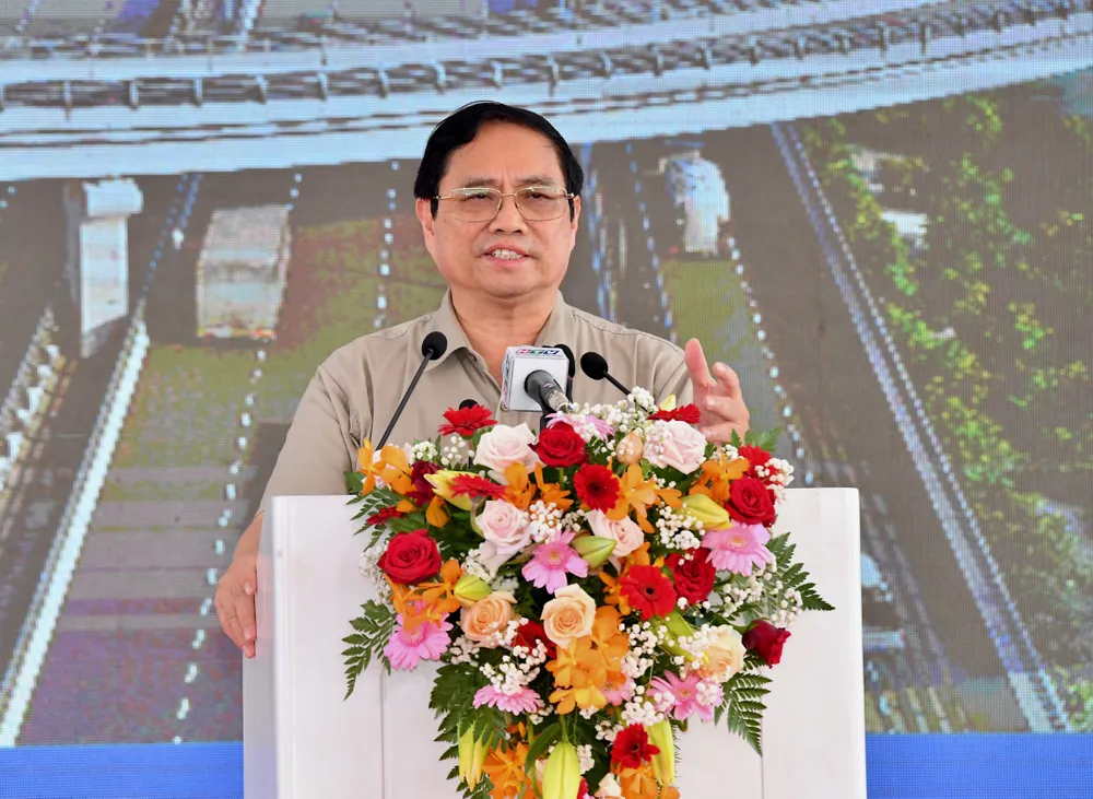 Thủ tướng Chính phủ Phạm Minh Chính phát biểu tại điểm khởi công dự án đường Vành đai 3 TPHCM (TP Thủ Đức, TPHCM), sáng 18-6. Ảnh: VIỆT DŨNG
