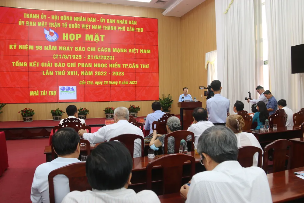 Quang cảnh buổi họp mặt