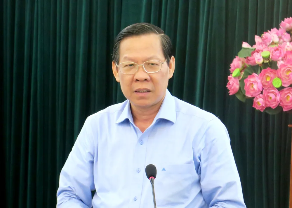 Đồng chí Phan Văn Mãi phát biểu tại hội nghị