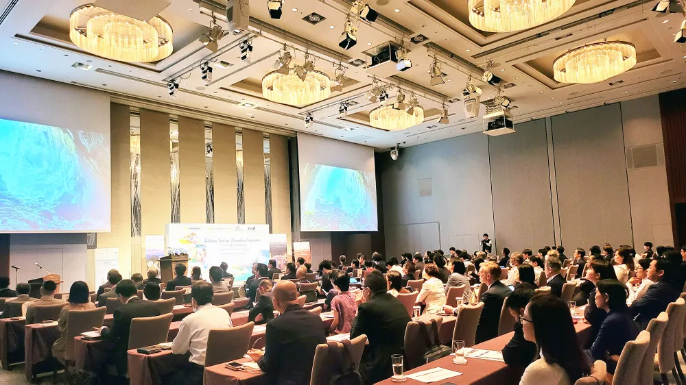 Sự kiện diễn ra tại khách sạn 5 sao Palace Tokyo ngày 12-7 thu hút trên 200 khách là các lãnh đạo quản lý nhà nước về ngoại giao, du lịch, và các tập đoàn du lịch, hàng không hàng đầu hai nước