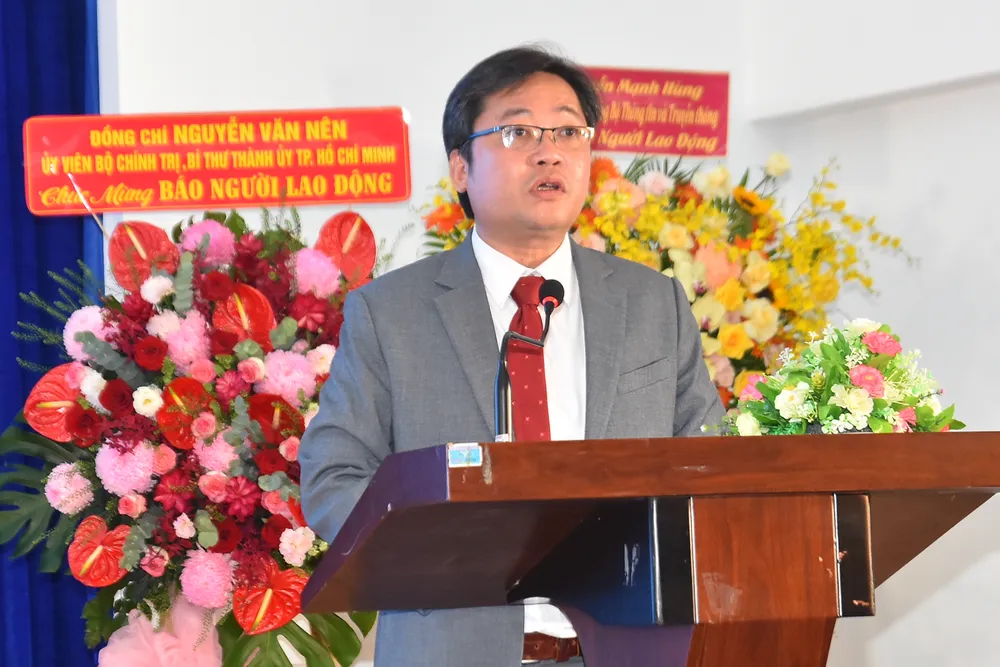 Nhà báo Lê Cường, Tổng Thư ký Tòa soạn Báo Người Lao Động, công bố cuộc thi viết “Chủ quyền Quốc gia bất khả xâm phạm” lần 4 và cuộc thi ảnh “Thiêng liêng cờ Tổ quốc” lần 3, năm 2023-2024