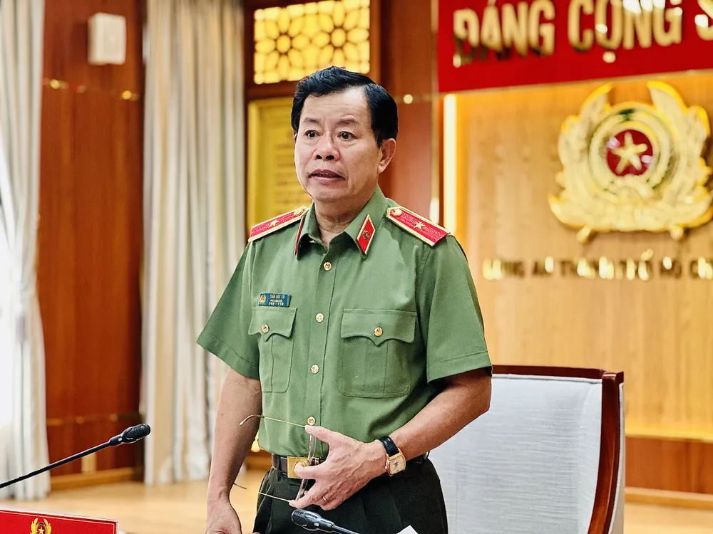 Thiếu tướng Trần Đức Tài, Phó Giám đốc Công an TPHCM phát biểu. Ảnh: CHÍ THẠCH