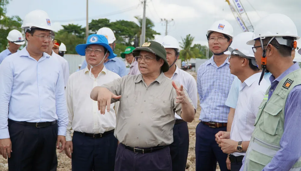 Thủ tướng Phạm Minh Chính kiểm tra công trình giao thông trọng điểm trên địa bàn tỉnh Đồng Tháp Thủ tướng Phạm Minh Chính kiểm tra công trình giao thông trọng điểm trên địa bàn tỉnh Đồng Tháp