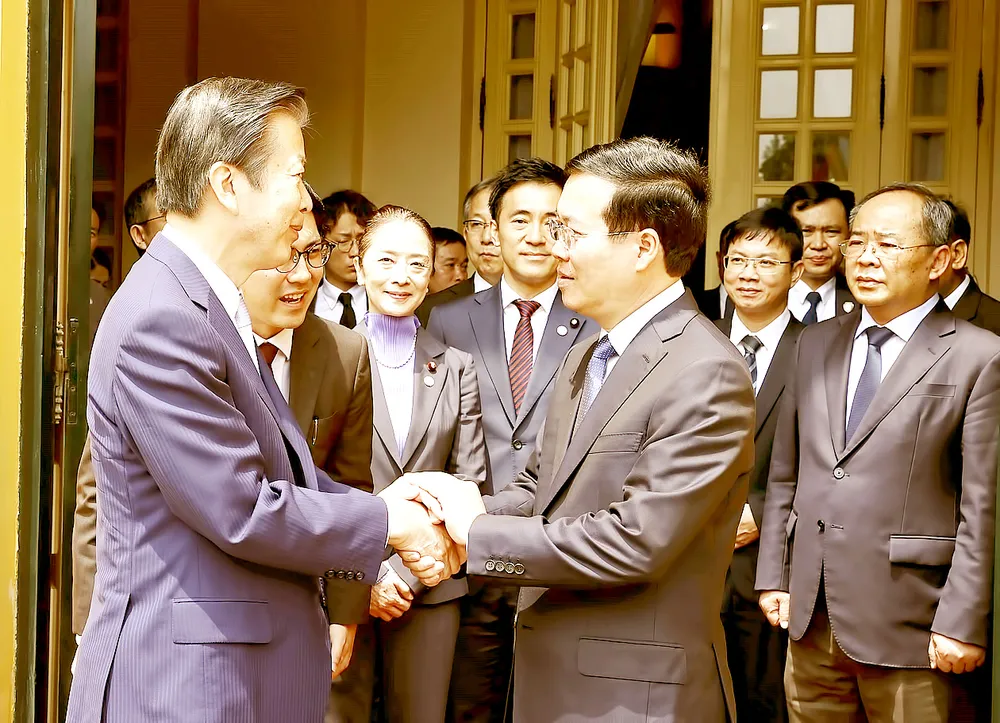 Chủ tịch nước Võ Văn Thưởng tiếp ông Yamaguchi Natsuo, Chủ tịch Đảng Công minh, Nhật Bản. Ảnh: TTXVN