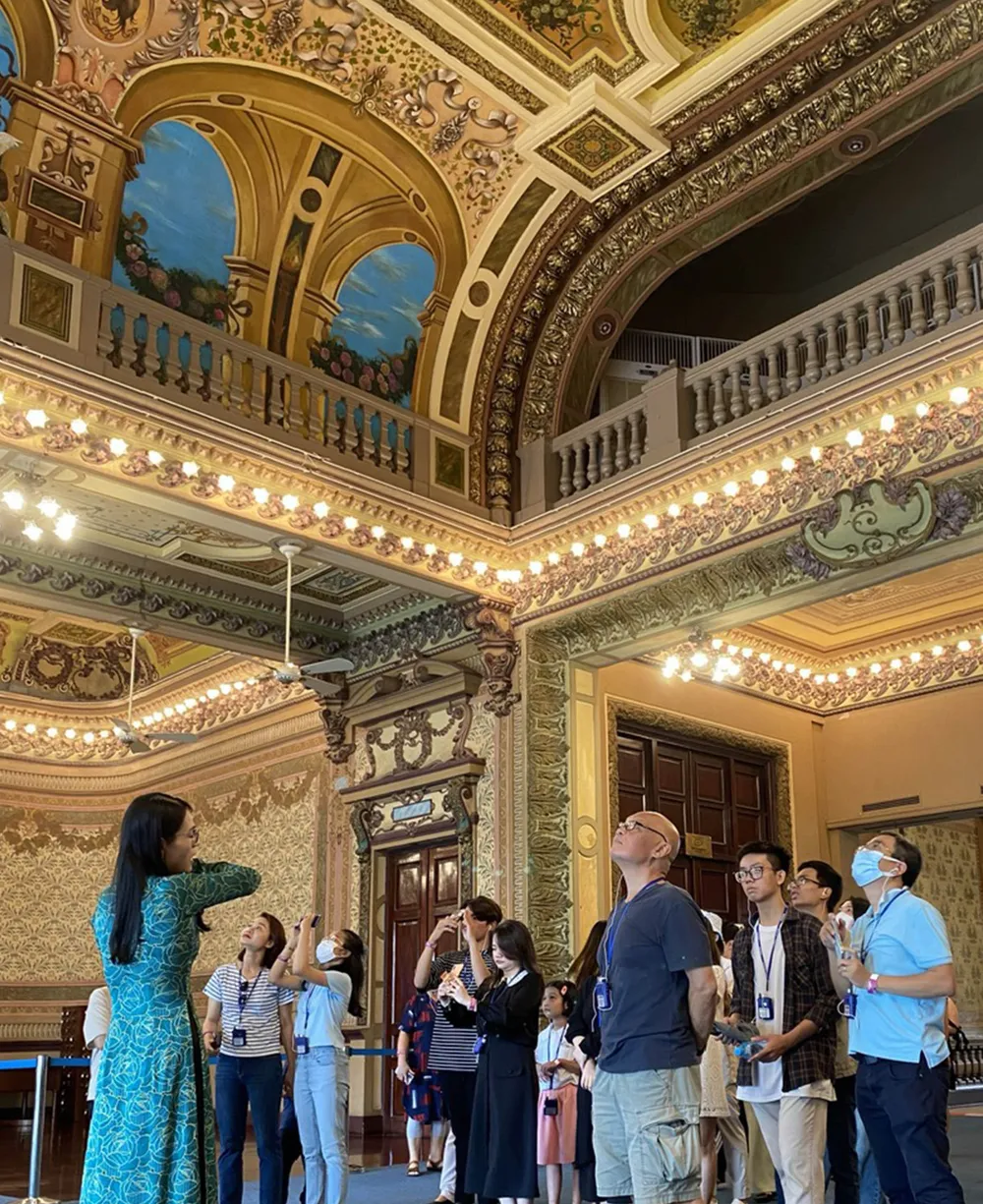 Trong ngày 1 và 2-9, trụ sở HĐND - UBND TPHCM đón khoảng 1.500 khách tham quan. Sở Du lịch TPHCM sẽ triển khai cổng đăng ký trực tuyến cho khách tham quan vào các ngày 30-9; ngày 1, 28, 29-10; ngày 25, 26-11; ngày 30 và 31-12-2023.