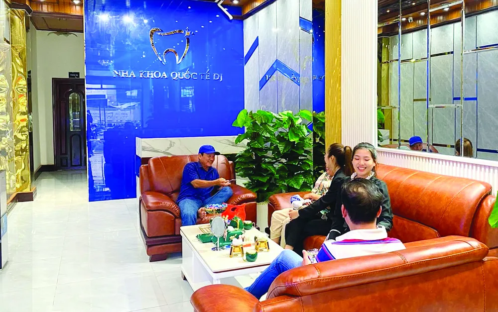 Nha khoa Quốc tế DJ bị xử phạt khi chưa có giấy phép, chứng chỉ hành nghề khám chữa bệnh