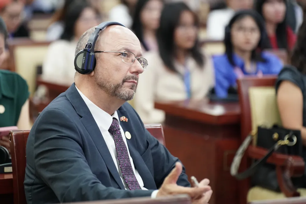 Các đại biểu tham dự phiên thảo luận số 3. Ảnh: HOÀNG HÙNG