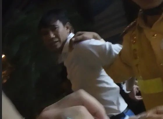 Lực lượng chức năng khống chế Trần Mạnh Hùng có hành vi “Chống người thi hành công vụ”