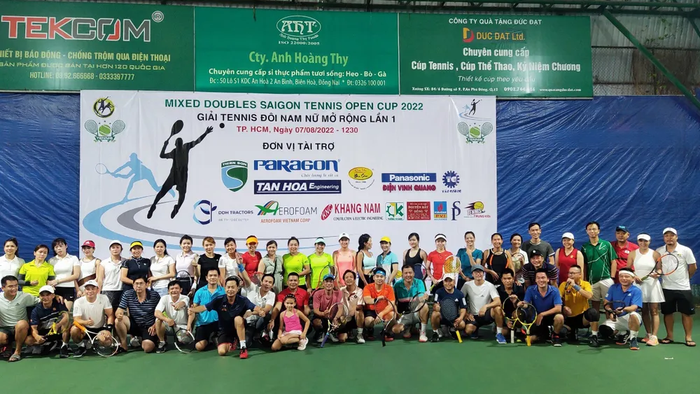 Giải tennis đôi nam nữ mở rộng lần thứ nhất