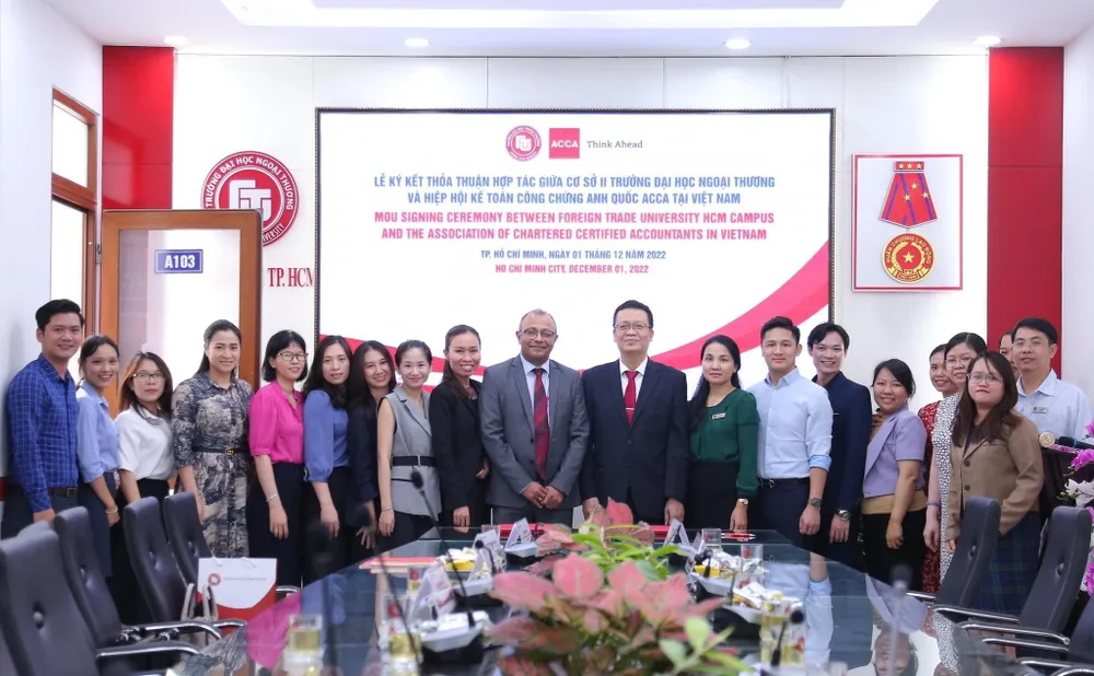 Lễ ký kết thỏa thuận hợp tác của Cơ sở II Trường Đại học Ngoại thương và Hiệp hội kế toán công chứng Anh quốc ACCA tại Việt Nam