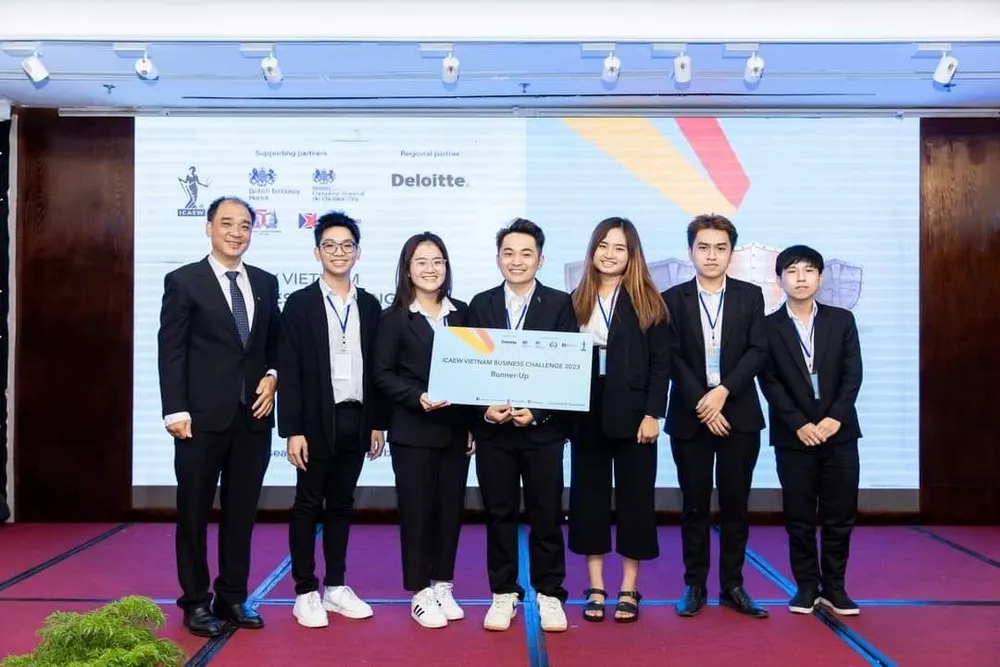 Đội thi FTU2 đã về đích cuộc thi ICAEW Vietnam Business Challenge 2023 với vị trí 1st Runner-up vào ngày 5-5-2023