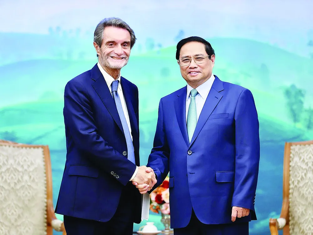 Thủ tướng Phạm Minh Chính tiếp ông Attilio Fontana, Chủ tịch Vùng Lombardy (Italy)