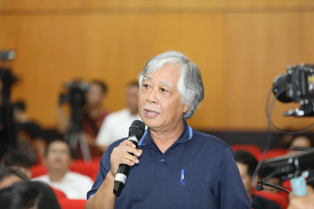 Nhà báo Sỹ Huyên - Báo Tuổi Trẻ