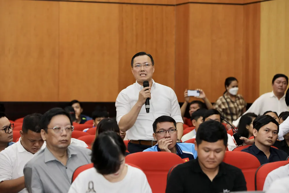 Bình luận viên Huỳnh Sang