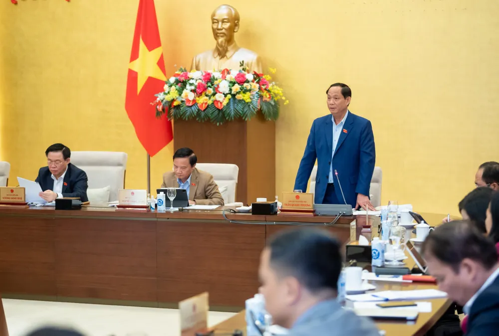 Phó Chủ tịch Quốc hội Trần Quang Phương phát biểu tại phiên họp