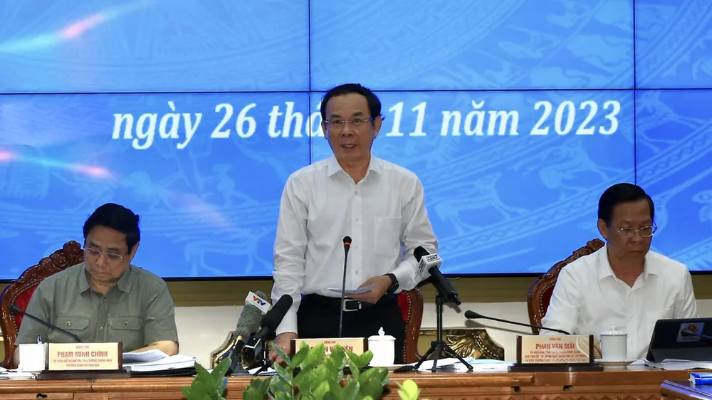 Đồng chí Nguyễn Văn Nên phát biểu tại hội nghị. Ảnh: DŨNG PHƯƠNG