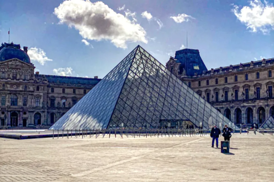 CN5 A-Anh1-louvre.jpg