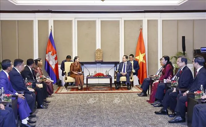 Chủ tịch Quốc hội Trần Thanh Mẫn tiếp Chủ tịch Nhóm Nghị sĩ Hữu nghị Campuchia – Việt Nam Men Sam An. Ảnh: TTXVN