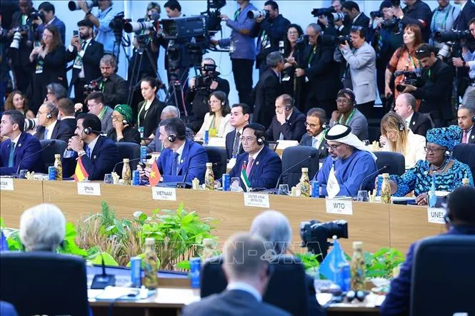 Thủ tướng Phạm Minh Chính dự và phát biểu tại Phiên thảo luận “Cuộc chiến chống đói nghèo” của Hội nghị thượng đỉnh G20. Ảnh: TTXVN