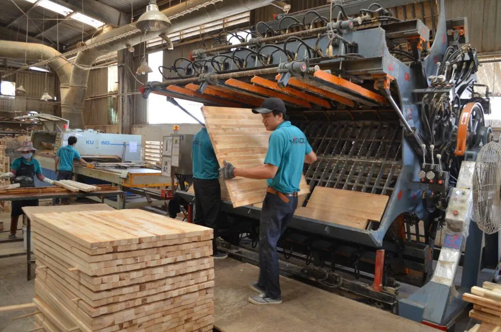 Đồ gỗ xuất khẩu là một trong những mặt hàng có giá trị kim ngạch xuất khẩu cao của tỉnh Bình Dương.jpg