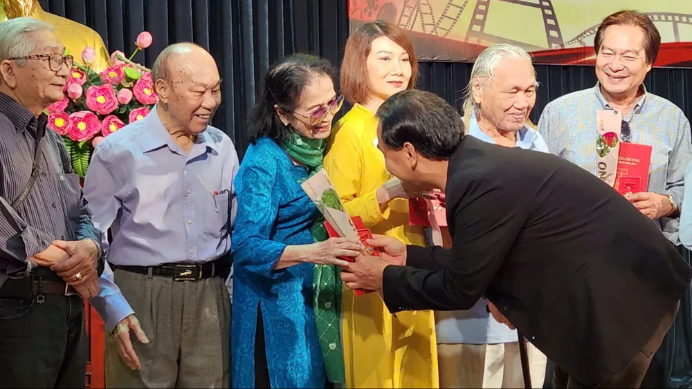 ky niem chuong dien anh 3.jpg