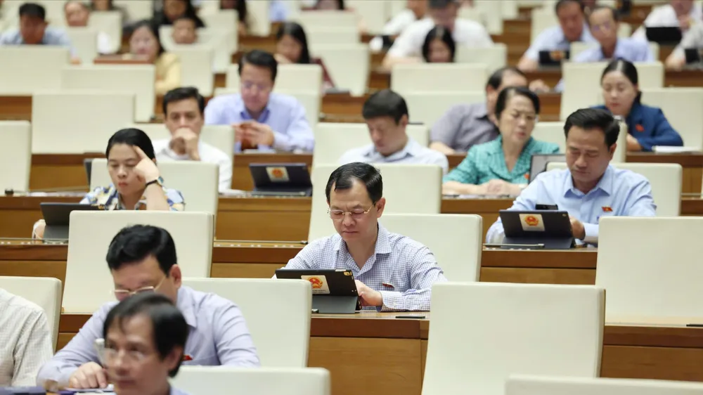 Các đại biểu dự phiên họp, sáng 17-5. Ảnh: QUANG PHÚC