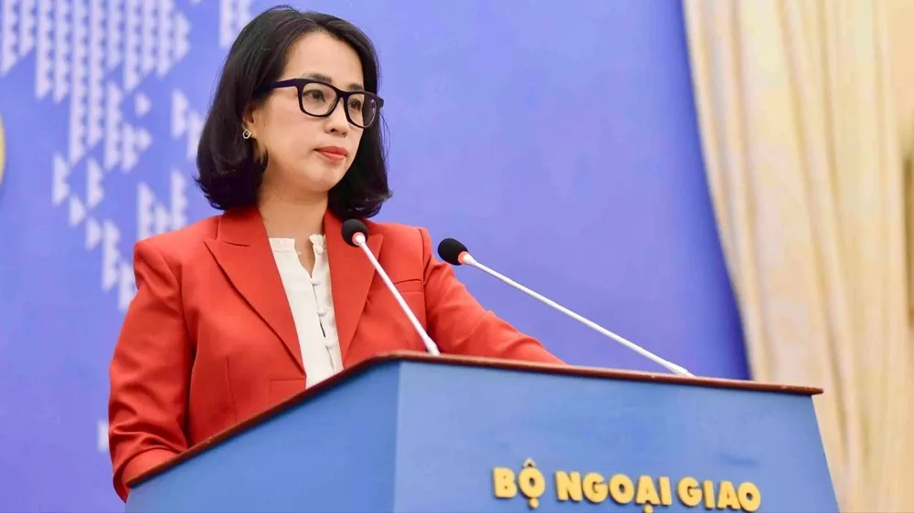 Người phát ngôn Phạm Thu Hằng tại họp báo, ngày 29-5