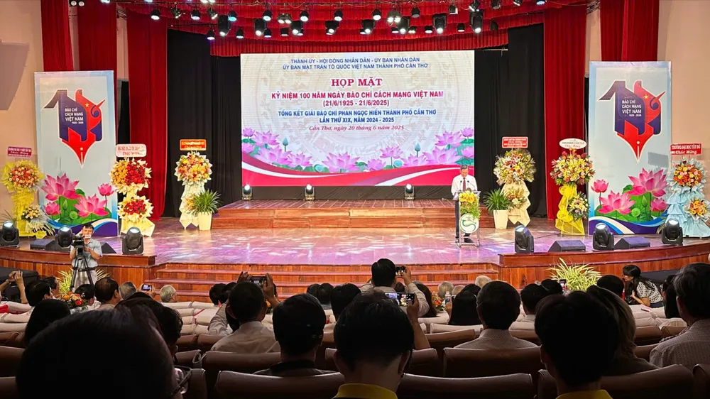 Quang cảnh buổi họp mặt