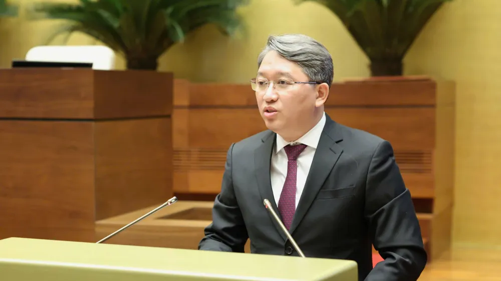 Bộ trưởng Tư pháp Nguyễn Hải Ninh giải trình tiếp thu dự thảo luật. Ảnh: QUANG PHÚC 