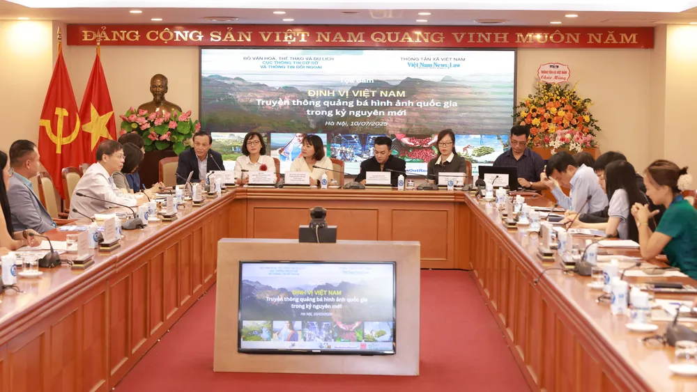 Tọa đàm “Định vị Việt Nam -Truyền thông quảng bá hình ảnh quốc gia trong kỷ nguyên mới”