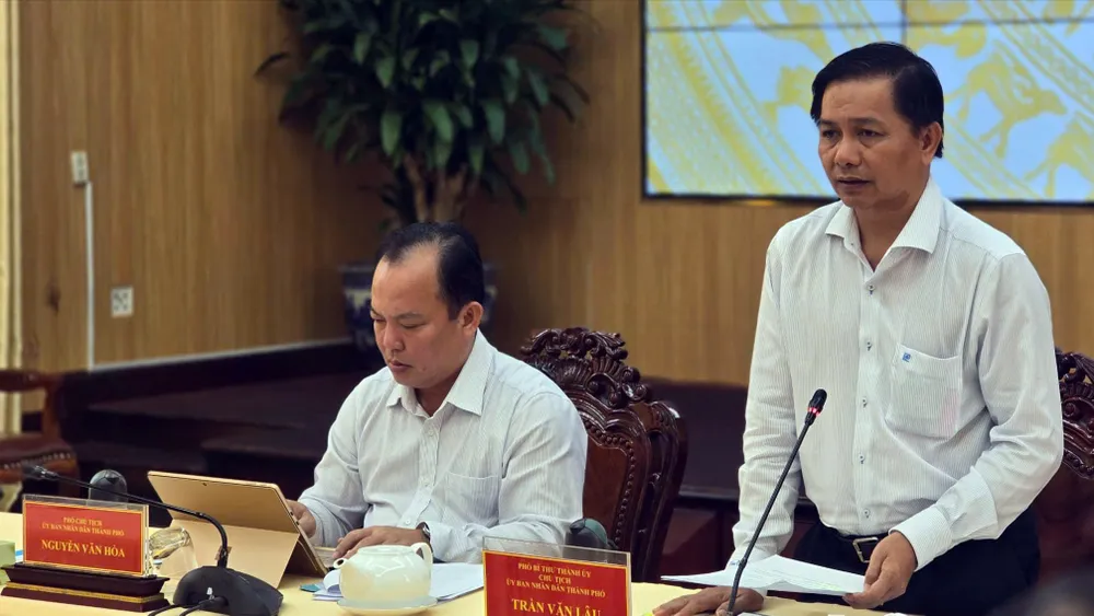 Chủ tịch UBND TP Cần Thơ Trần Văn Lâu phát biểu chỉ đạo tại cuộc họp