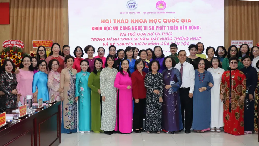 Các đại biểu tham dự hội thảo